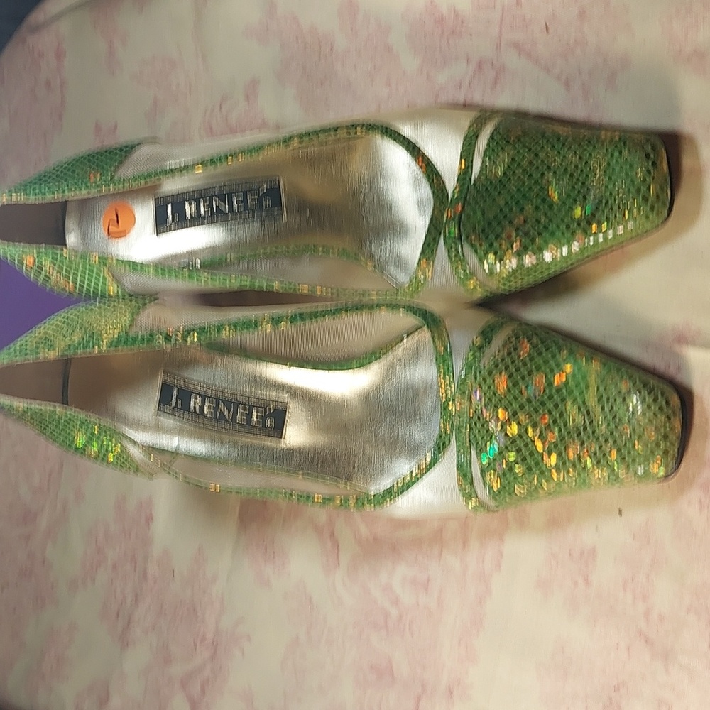 JRENEE Heels - Picture 2 of 6